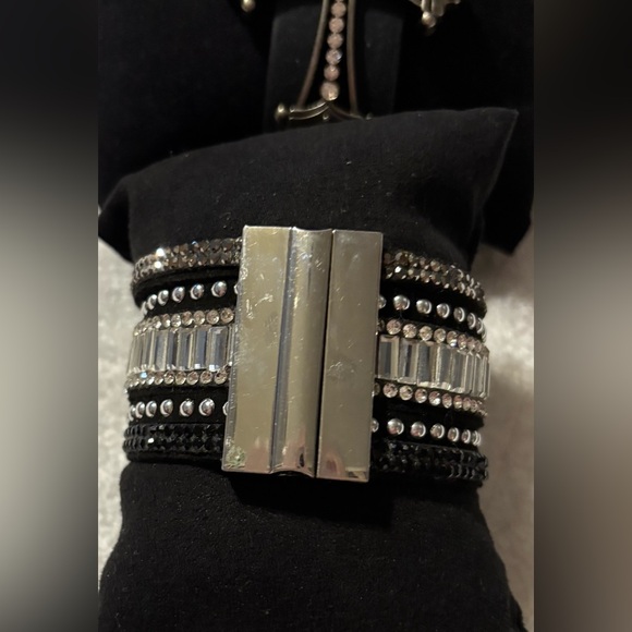 4 Piece Fashion Jewelry Set - Picture 2 of 6